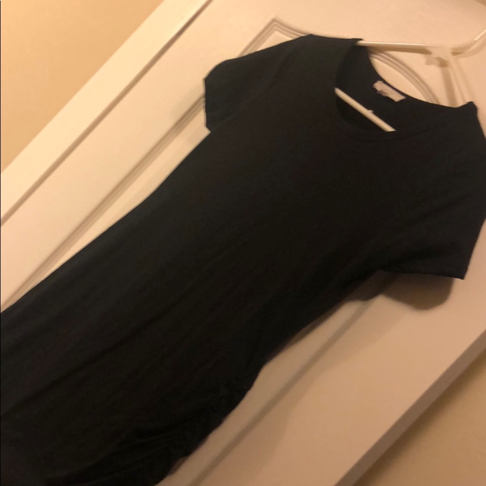 Short sleeve black t shirt dress